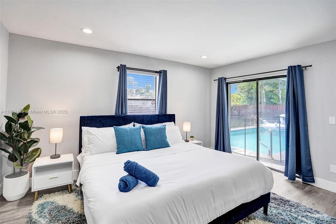 Recently Sold: $1,300,000 (6 beds, 4 baths, 3220 Square Feet)