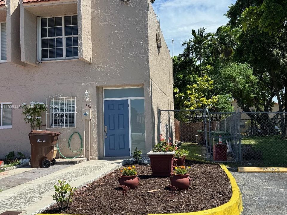 Activo con contrato: $269,000 (2 camas, 1 baños, 908 Pies cuadrados)