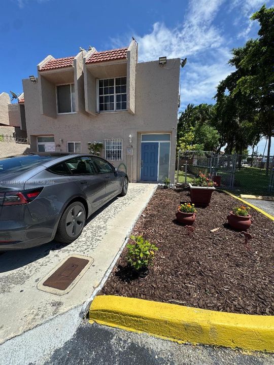 Activo con contrato: $269,000 (2 camas, 1 baños, 908 Pies cuadrados)