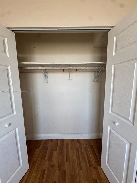 Activo con contrato: $269,000 (2 camas, 1 baños, 908 Pies cuadrados)