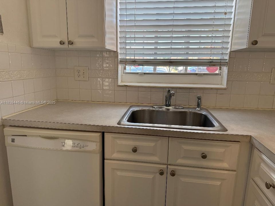 Activo con contrato: $269,000 (2 camas, 1 baños, 908 Pies cuadrados)