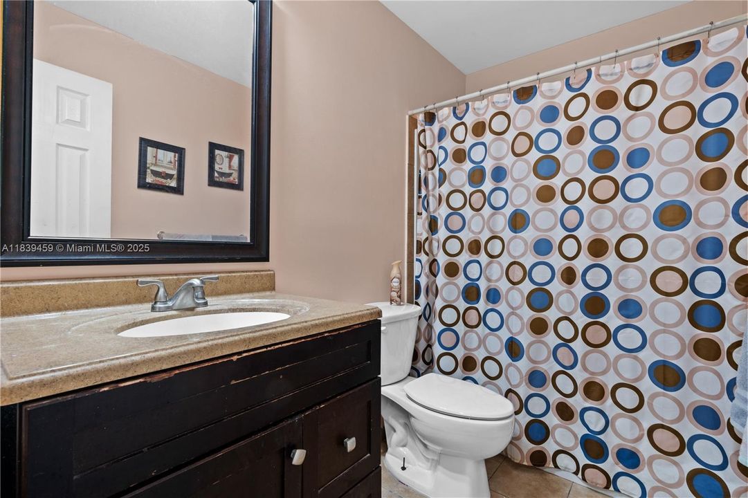 For Sale: $269,000 (3 beds, 2 baths, 1195 Square Feet)