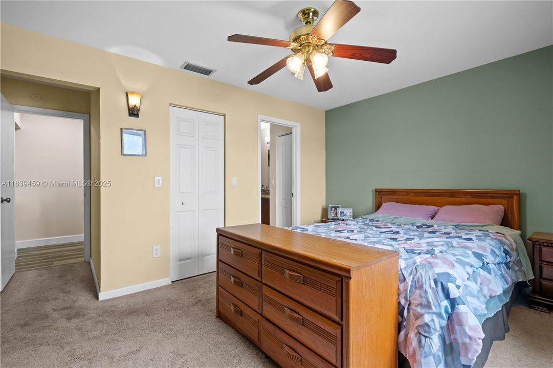 For Sale: $269,000 (3 beds, 2 baths, 1195 Square Feet)