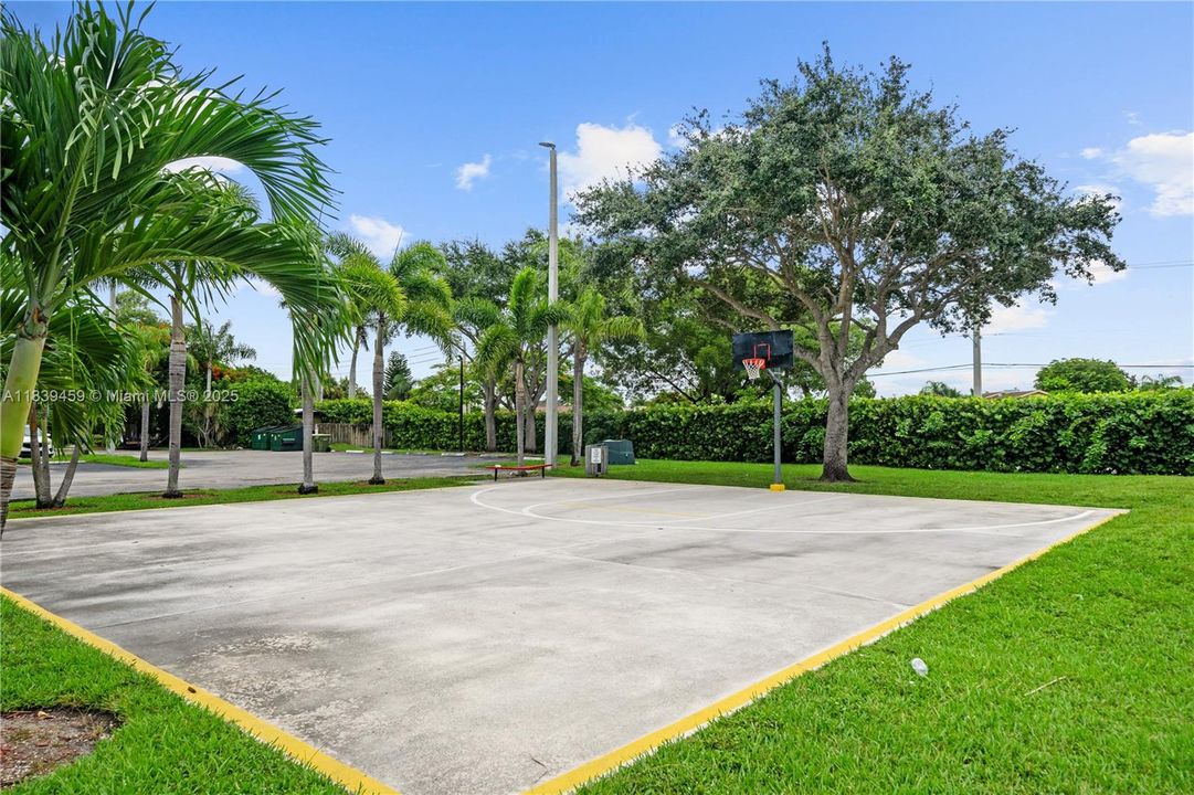 For Sale: $269,000 (3 beds, 2 baths, 1195 Square Feet)