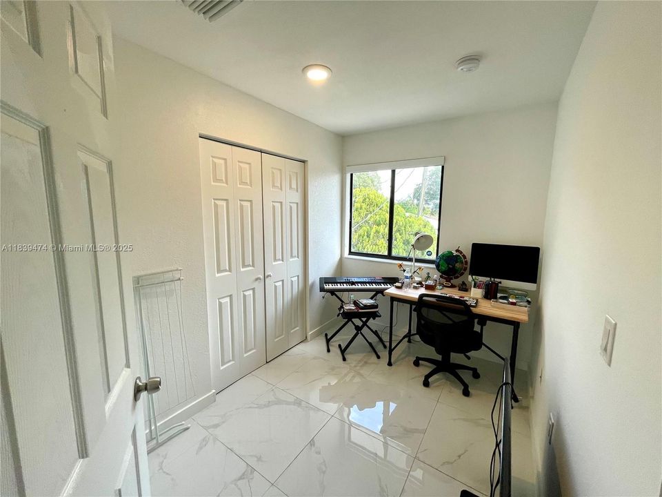 For Sale: $616,000 (4 beds, 3 baths, 1377 Square Feet)