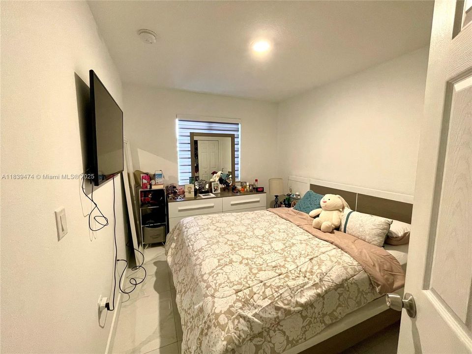 For Sale: $616,000 (4 beds, 3 baths, 1377 Square Feet)