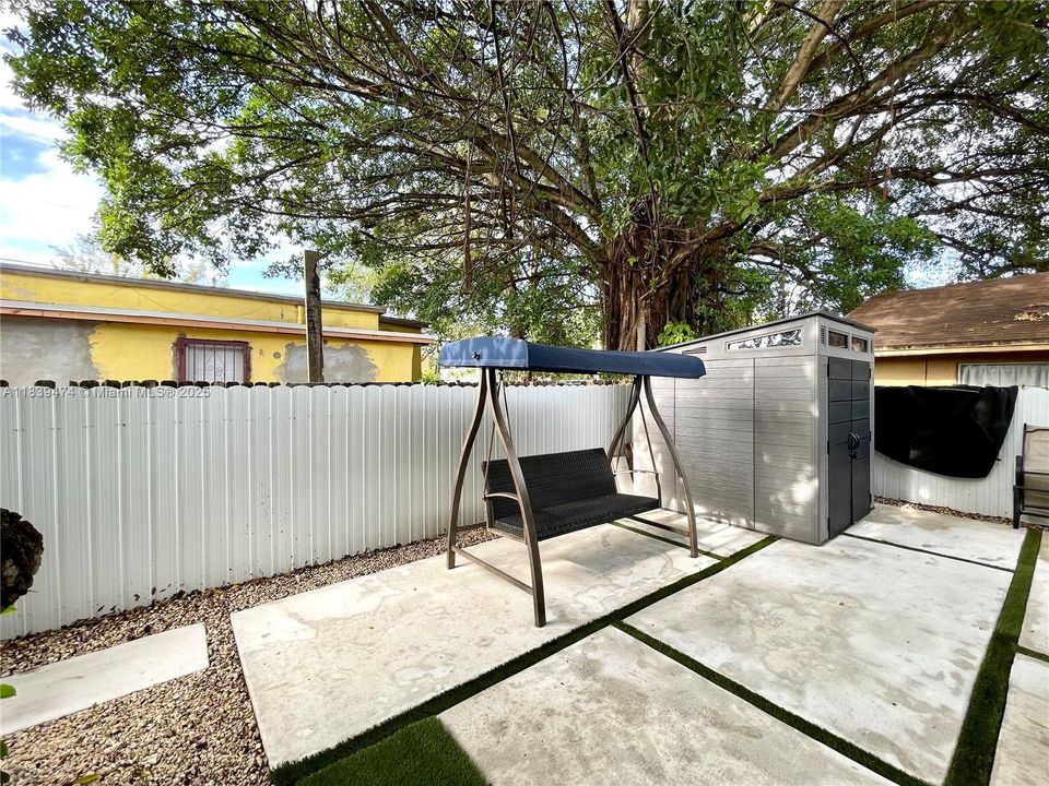 For Sale: $616,000 (4 beds, 3 baths, 1377 Square Feet)