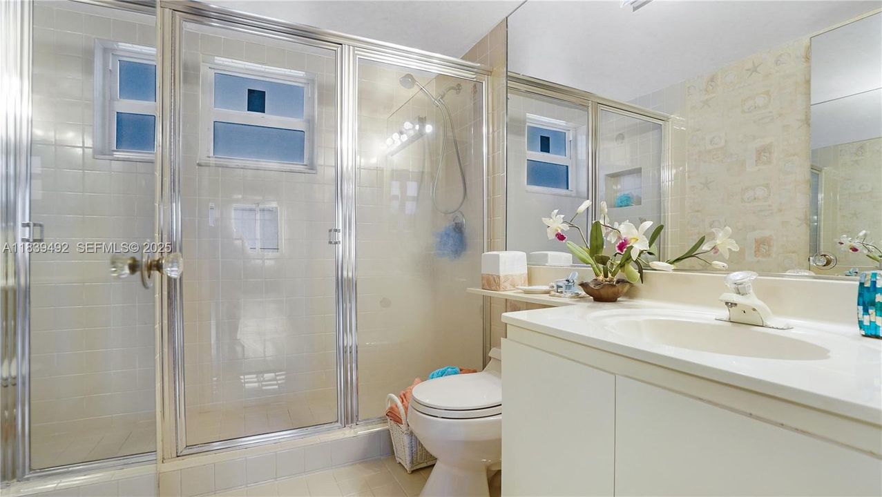 На продажу: $299,000 (1 спален, 1 ванн, 660 Квадратных фут)