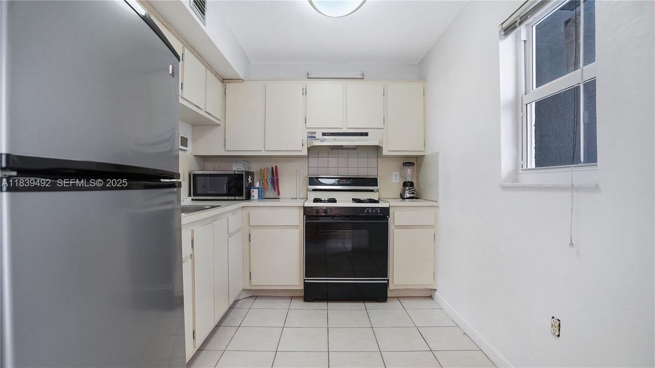 На продажу: $299,000 (1 спален, 1 ванн, 660 Квадратных фут)