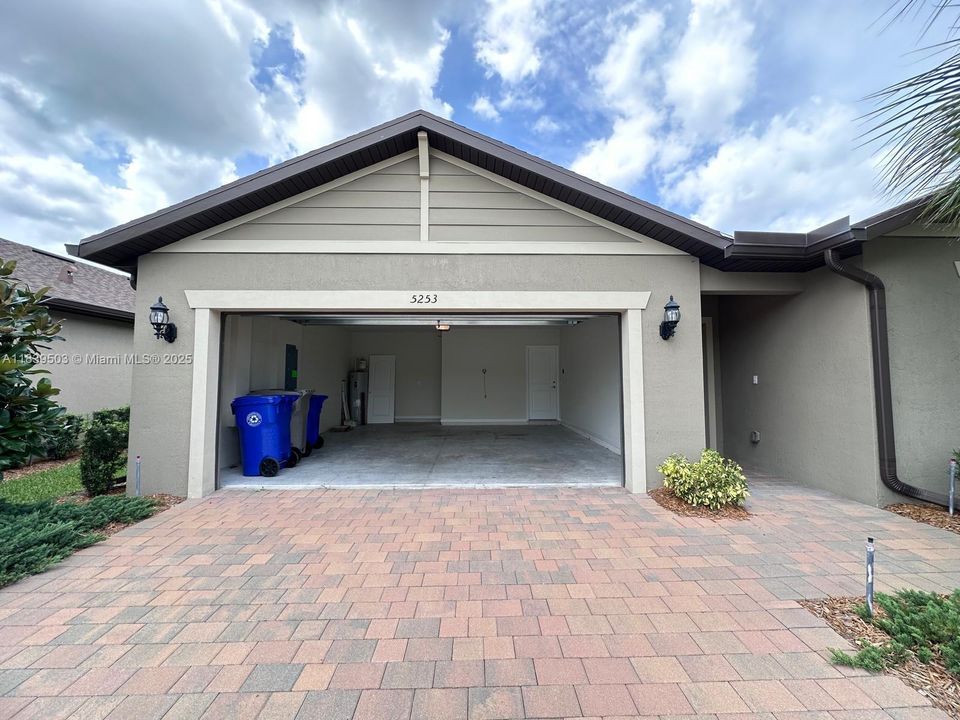 最近租的: $2,500 (3 贝兹, 2 浴室, 1663 平方英尺)