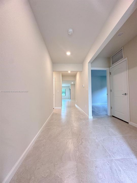 最近租的: $2,500 (3 贝兹, 2 浴室, 1663 平方英尺)