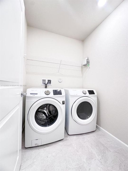 最近租的: $2,500 (3 贝兹, 2 浴室, 1663 平方英尺)