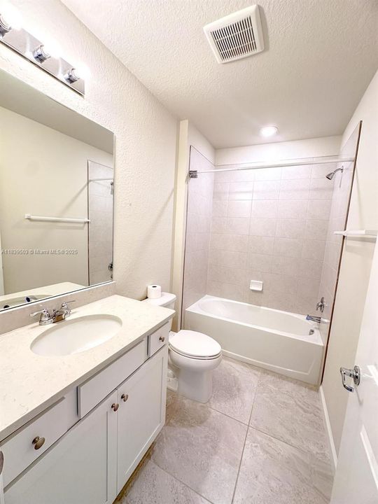 最近租的: $2,500 (3 贝兹, 2 浴室, 1663 平方英尺)