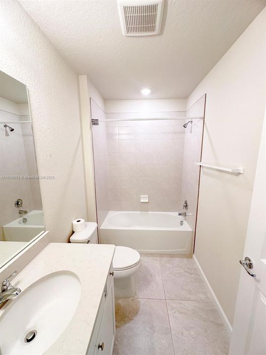 最近租的: $2,500 (3 贝兹, 2 浴室, 1663 平方英尺)