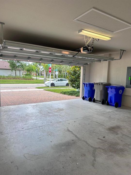 最近租的: $2,500 (3 贝兹, 2 浴室, 1663 平方英尺)