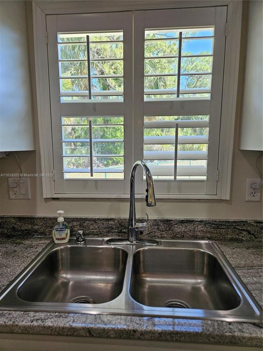 Recently Rented: $2,600 (3 beds, 2 baths, 1250 Square Feet)