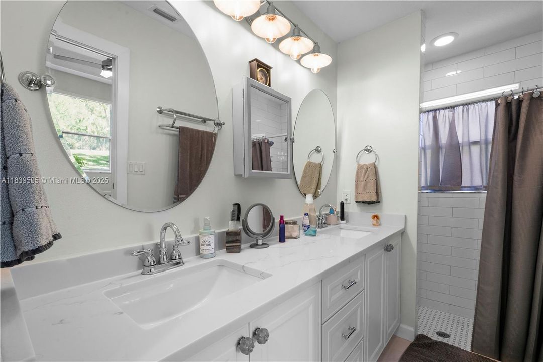 Recently Rented: $2,600 (3 beds, 2 baths, 1250 Square Feet)