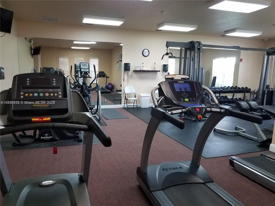 Recently Rented: $2,600 (3 beds, 2 baths, 1250 Square Feet)