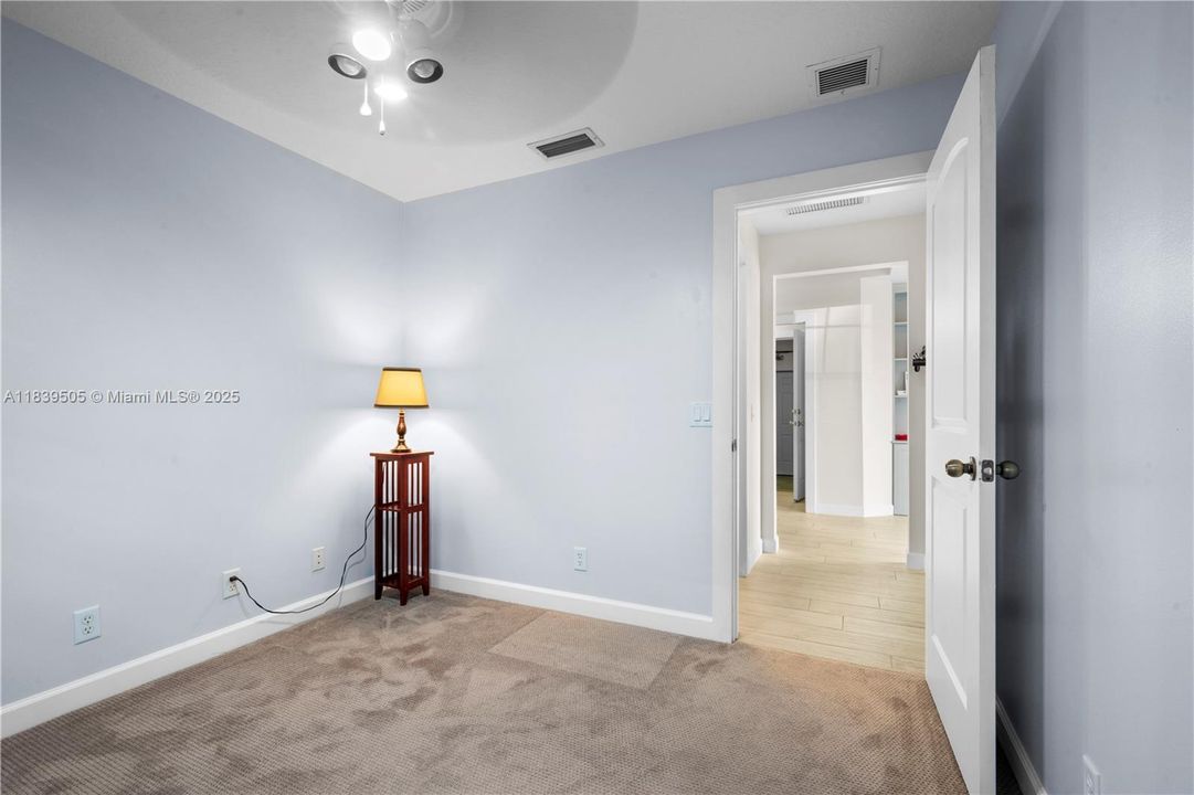 Recently Rented: $2,600 (3 beds, 2 baths, 1250 Square Feet)