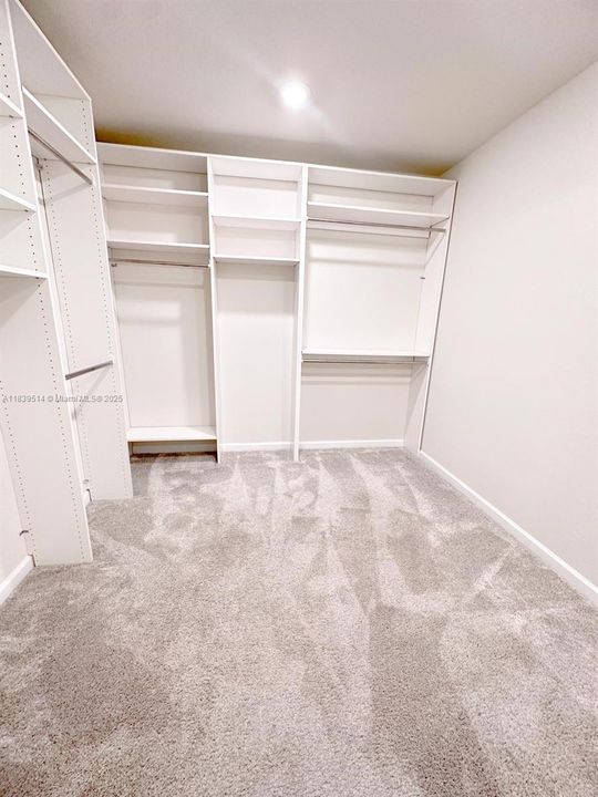 Recientemente alquilado: $2,600 (3 camas, 2 baños, 1663 Pies cuadrados)