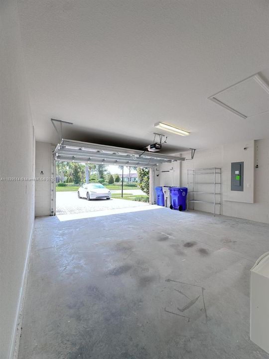 Recientemente alquilado: $2,600 (3 camas, 2 baños, 1663 Pies cuadrados)