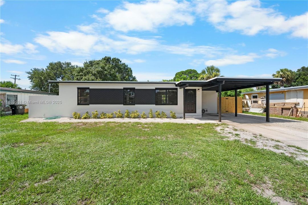 Под контрактом: $269,900 (3 спален, 1 ванн, 950 Квадратных фут)