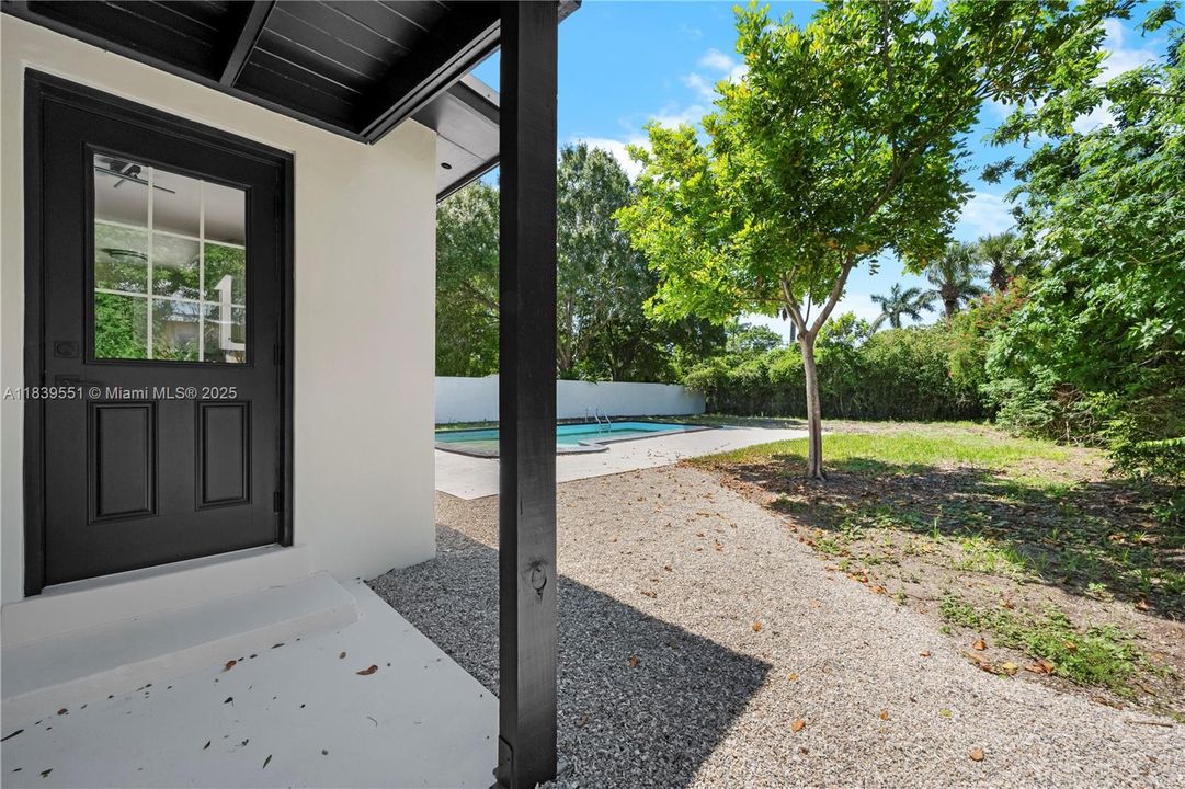 Под контрактом: $269,900 (3 спален, 1 ванн, 950 Квадратных фут)