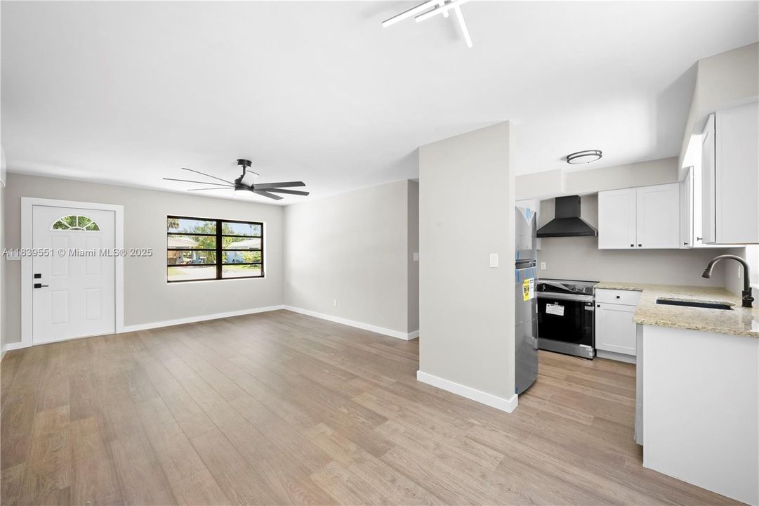 Под контрактом: $269,900 (3 спален, 1 ванн, 950 Квадратных фут)