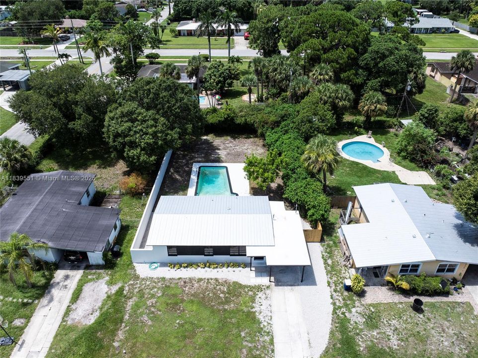 Под контрактом: $269,900 (3 спален, 1 ванн, 950 Квадратных фут)