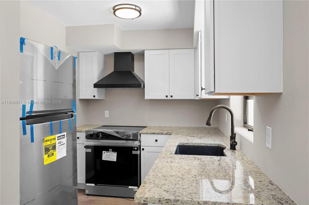 Под контрактом: $269,900 (3 спален, 1 ванн, 950 Квадратных фут)