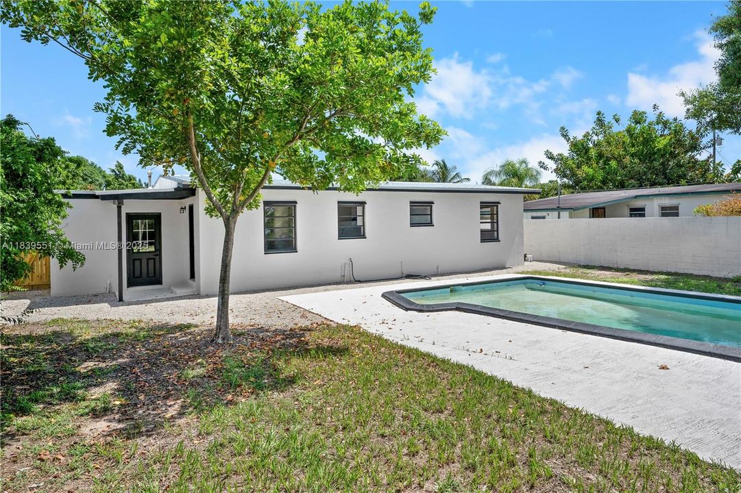 Под контрактом: $269,900 (3 спален, 1 ванн, 950 Квадратных фут)