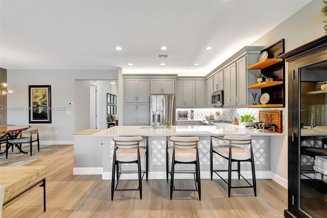 Vendido Recientemente: $550,000 (3 camas, 2 baños, 1750 Pies cuadrados)