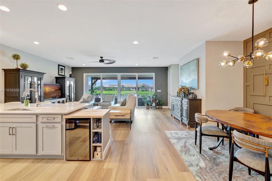 Vendido Recientemente: $550,000 (3 camas, 2 baños, 1750 Pies cuadrados)