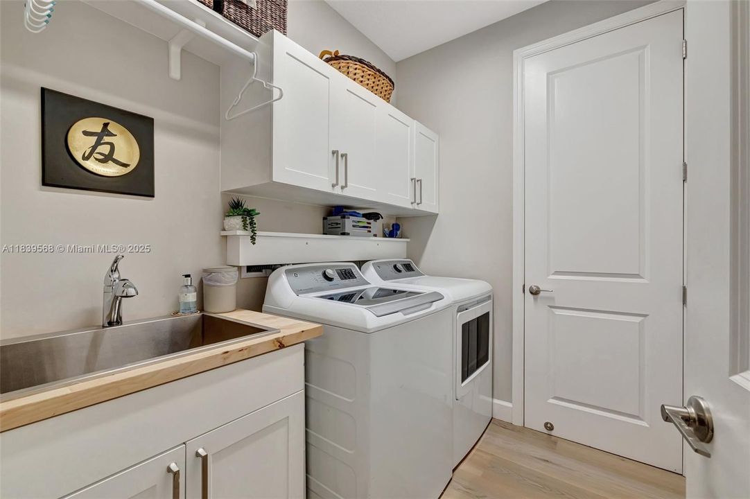 Vendido Recientemente: $550,000 (3 camas, 2 baños, 1750 Pies cuadrados)