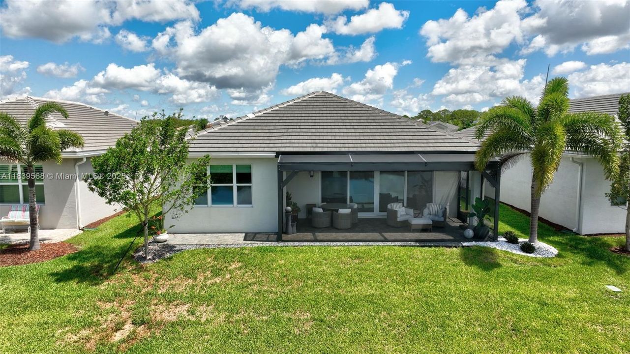 Vendido Recientemente: $550,000 (3 camas, 2 baños, 1750 Pies cuadrados)