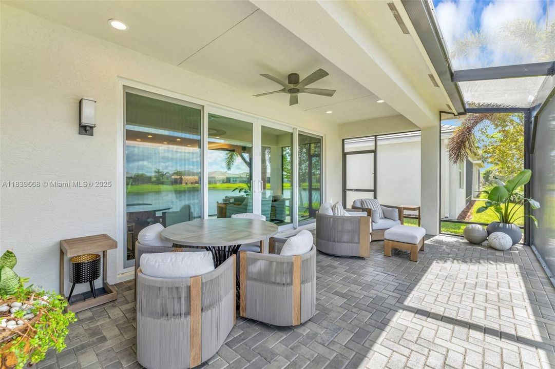 Vendido Recientemente: $550,000 (3 camas, 2 baños, 1750 Pies cuadrados)