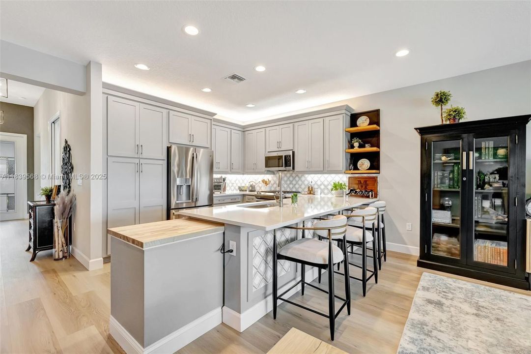 Vendido Recientemente: $550,000 (3 camas, 2 baños, 1750 Pies cuadrados)