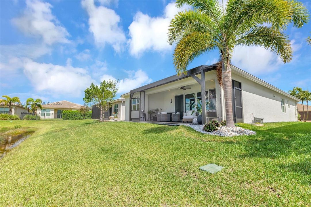 Vendido Recientemente: $550,000 (3 camas, 2 baños, 1750 Pies cuadrados)