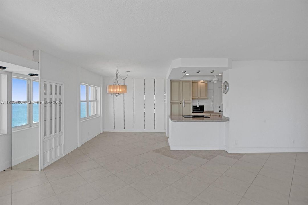 Vendido Recientemente: $879,000 (3 camas, 2 baños, 1600 Pies cuadrados)