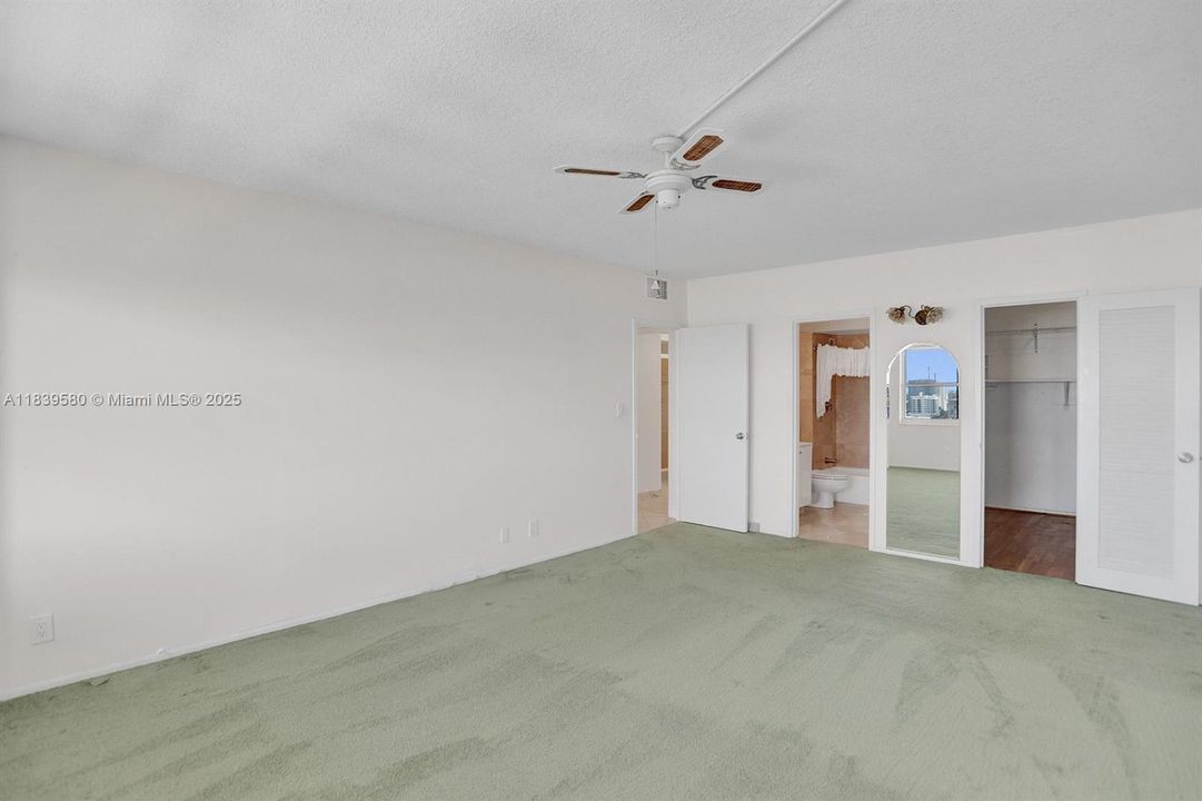 Vendido Recientemente: $879,000 (3 camas, 2 baños, 1600 Pies cuadrados)