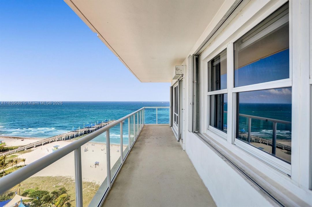 Vendido Recientemente: $879,000 (3 camas, 2 baños, 1600 Pies cuadrados)