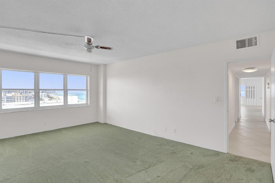 Vendido Recientemente: $879,000 (3 camas, 2 baños, 1600 Pies cuadrados)