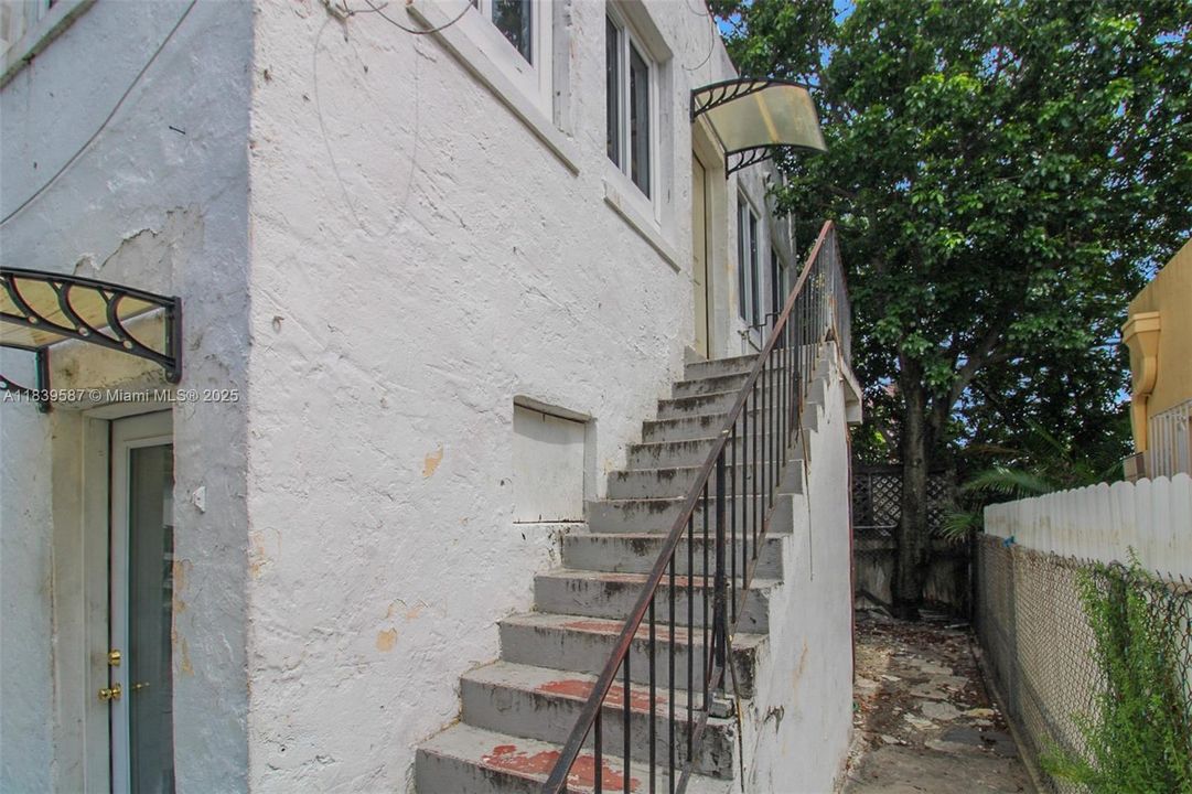 Active With Contract: $574,900 (0 beds, 0 baths, 2148 Square Feet)