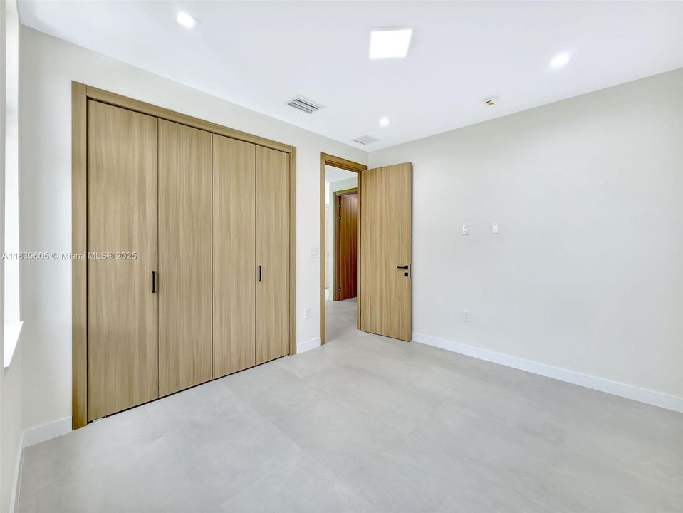 Недавно продано: $1,490,000 (3 спален, 2 ванн, 1722 Квадратных фут)