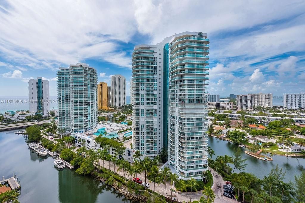 For Sale: $1,850,000 (3 beds, 3 baths, 1892 Square Feet)
