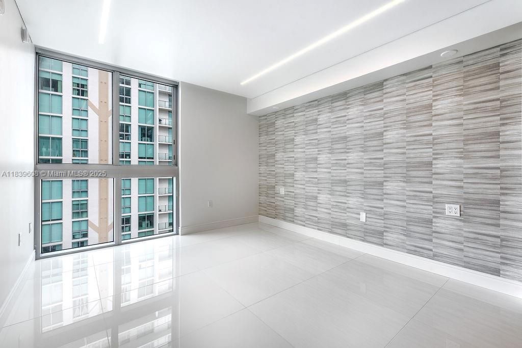 For Sale: $1,850,000 (3 beds, 3 baths, 1892 Square Feet)