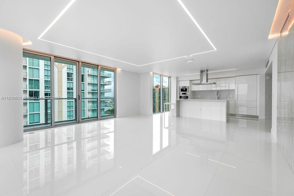 For Sale: $1,850,000 (3 beds, 3 baths, 1892 Square Feet)