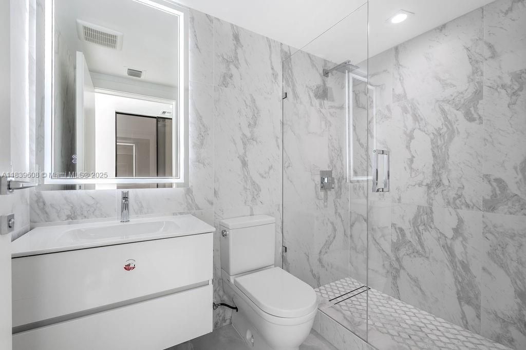 For Sale: $1,850,000 (3 beds, 3 baths, 1892 Square Feet)