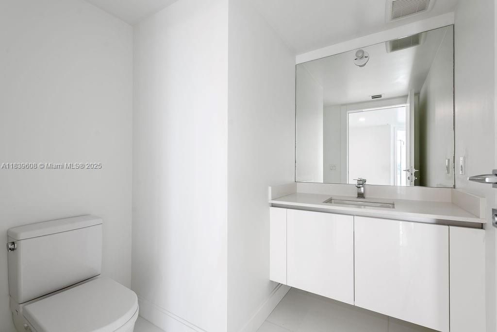 For Sale: $1,850,000 (3 beds, 3 baths, 1892 Square Feet)