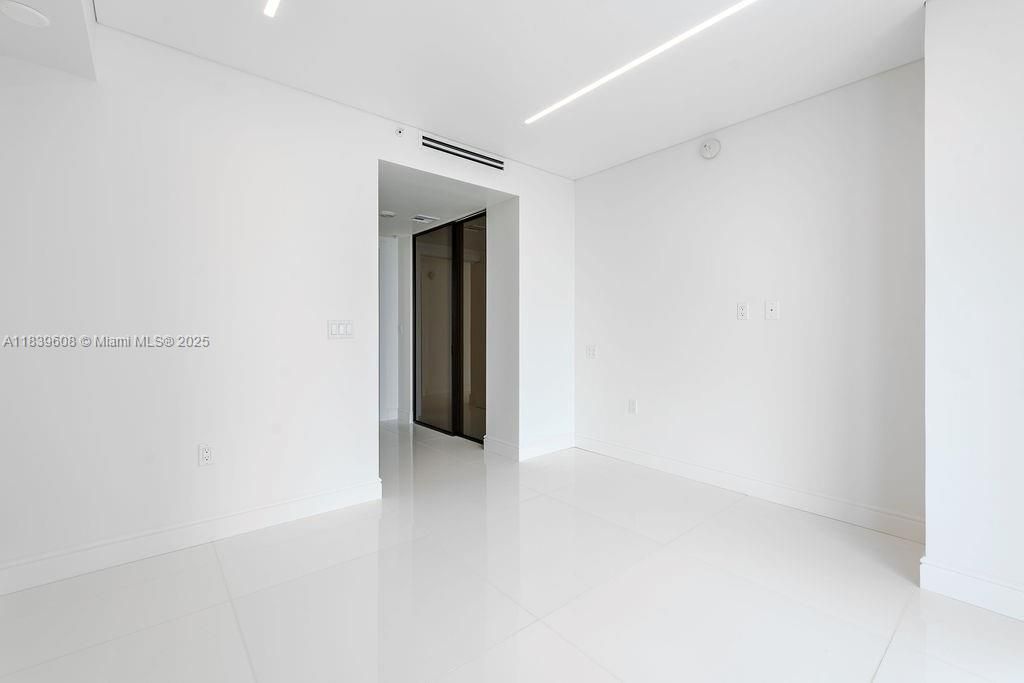 For Sale: $1,850,000 (3 beds, 3 baths, 1892 Square Feet)